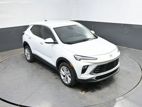 Used 2025 Buick Encore GX Preferred AWD/4WD image 36