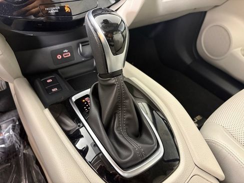 Used 2022 Nissan Rogue Sport SL w/ Premium Package FWD image 33