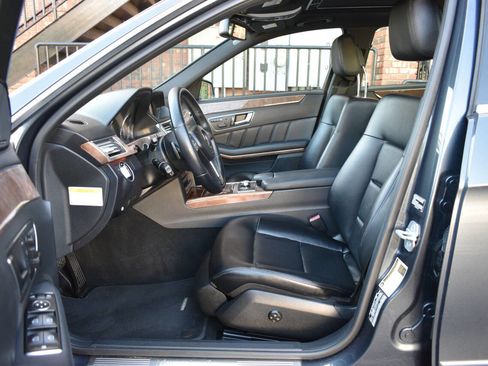 Used 2013 Mercedes-Benz E 350 4MATIC Sedan image 7