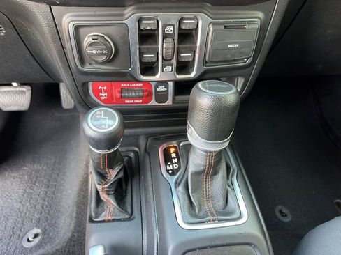 Certified 2021 Jeep Gladiator Mojave AWD/4WD image 17