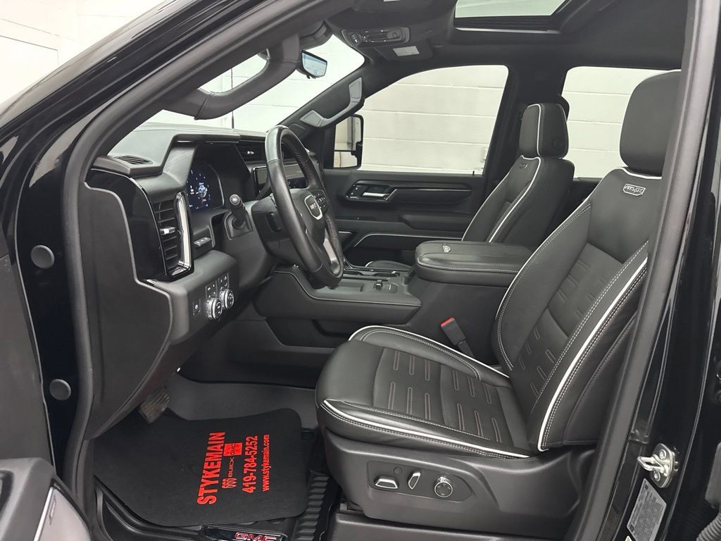 Used 2026 GMC Sierra 2500 AT4X w/ LPO, Black Badging Package AWD/4WD image 19