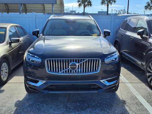 Used 2022 Volvo XC90 T8 Inscription Expression image 2
