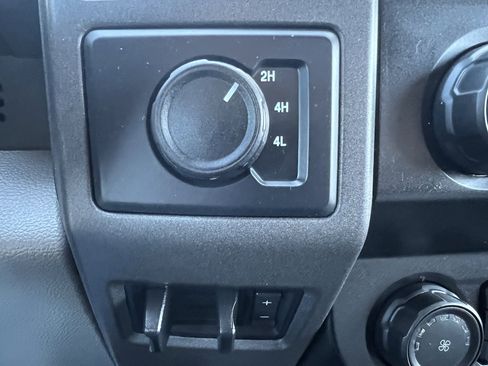 Used 2022 Ford F550 4x4 Regular Cab Super Duty image 14