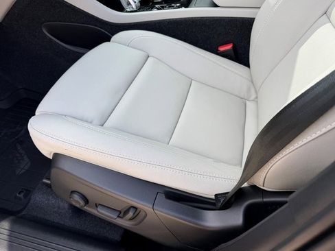 New 2026 Volvo XC40 B5 Ultra w/ Protection Package Premier image 19