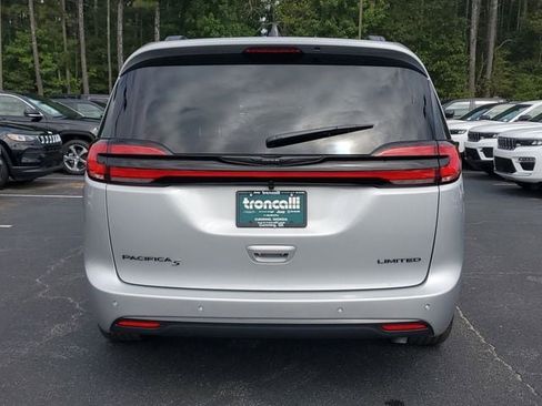 New 2026 Chrysler Pacifica Limited w/ Uconnect Theater Family Group image 5