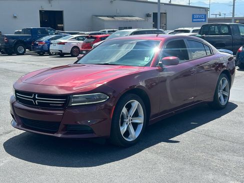 Used 2017 Dodge Charger SE RWD image 8