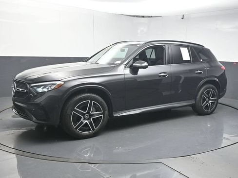 Used 2025 Mercedes-Benz GLC 300 w/ AMG Line image 4