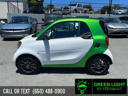 Used 2017 smart fortwo electric drive RWD image 8