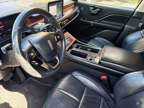 Used 2021 Lincoln Aviator Reserve w/ Equipment Group 201A AWD/4WD image 9