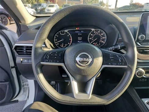 Used 2023 Nissan Altima 2.5 SV image 29