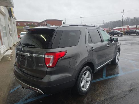 Used 2016 Ford Explorer XLT image 7