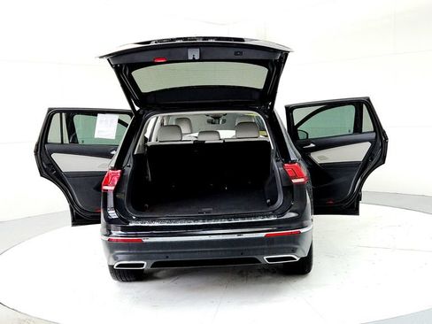 Used 2021 Volkswagen Tiguan SEL AWD/4WD image 11