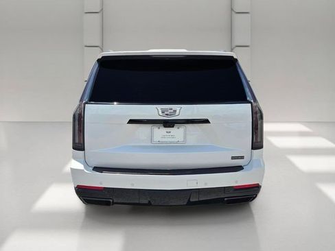 Certified 2025 Cadillac Escalade Sport Platinum w/ LPO, ONYX Package AWD/4WD image 4