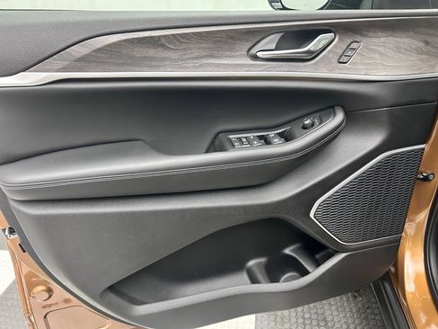 New 2026 Jeep Grand Cherokee Limited AWD/4WD image 8