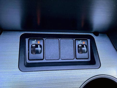 Used 2013 Toyota Camry SE w/ Leather Pkg image 35