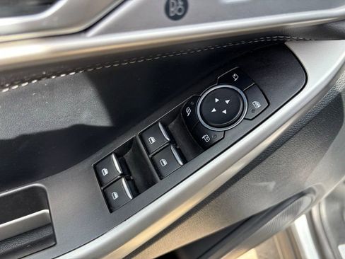 Used 2023 Ford Explorer Limited image 23