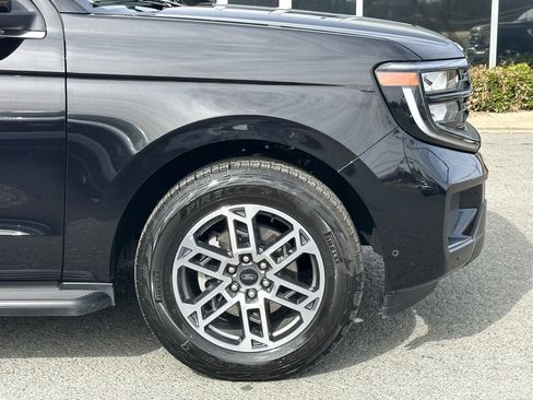 Used 2025 Ford Expedition Active image 48