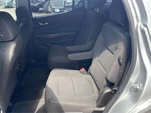 Used 2018 GMC Acadia SLE image 26