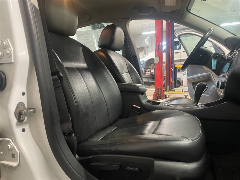 Used 2013 Chevrolet Impala LTZ FWD image 16