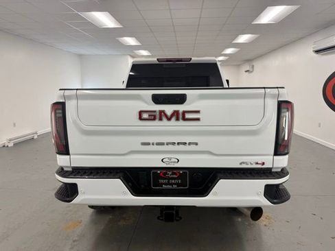 Used 2024 GMC Sierra 2500 AT4 w/ AT4 Preferred Package image 7