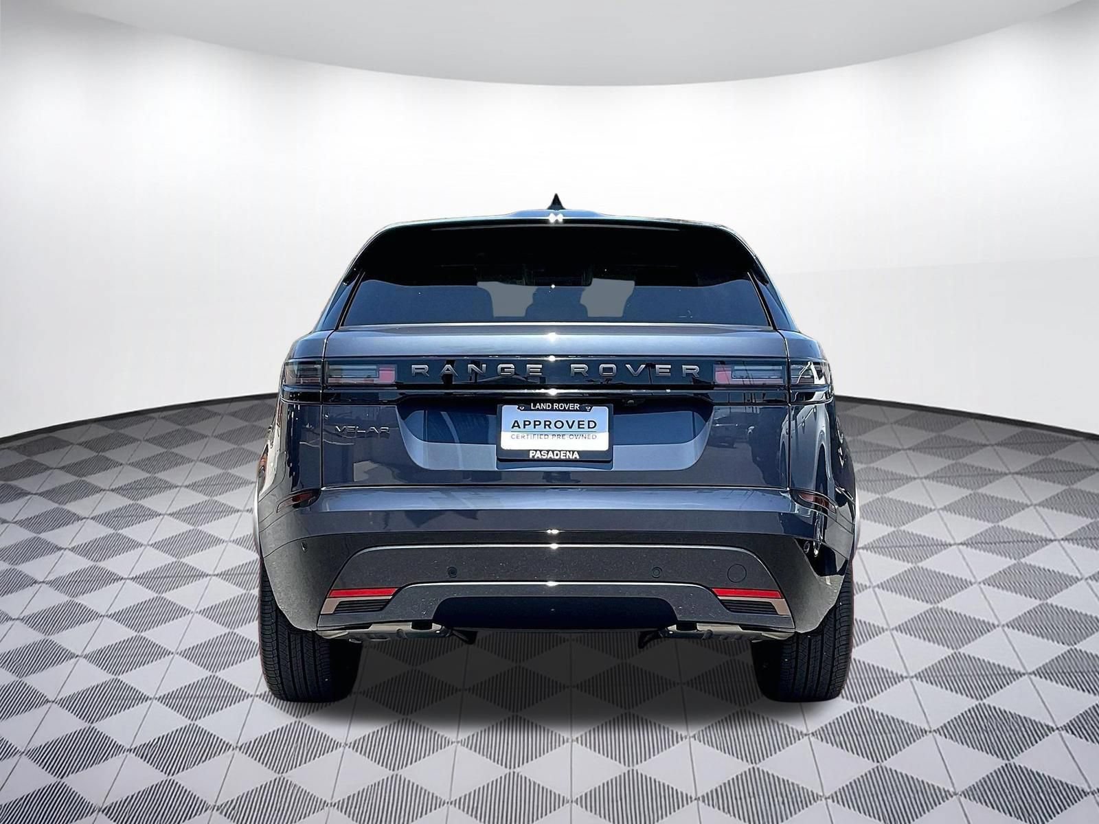 Used 2025 Land Rover Range Rover Velar Dynamic SE AWD/4WD image 4