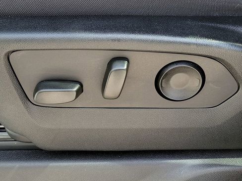 Used 2022 Chevrolet Silverado 1500 LT image 20