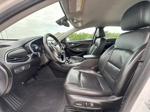 Used 2024 Chevrolet Malibu LT FWD image 2