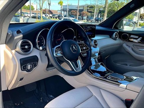 Used 2021 Mercedes-Benz GLC 300 4MATIC w/ Premium Package image 16