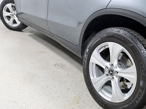 Used 2018 Mercedes-Benz GLC 300 w/ Premium Package image 12