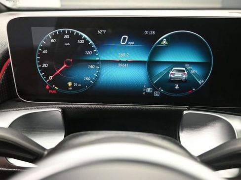 Used 2021 Mercedes-Benz GLB 250 w/ Premium Package image 10