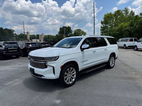 Used 2021 Chevrolet Suburban Premier w/ Premium Package AWD/4WD image 11