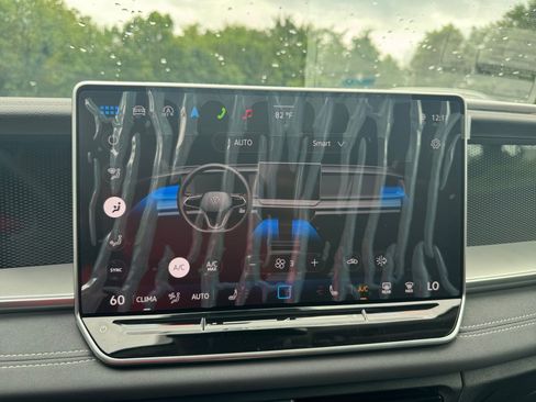 New 2026 Volkswagen Tiguan SE image 16