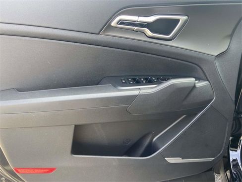 New 2026 Kia Sportage LX image 11