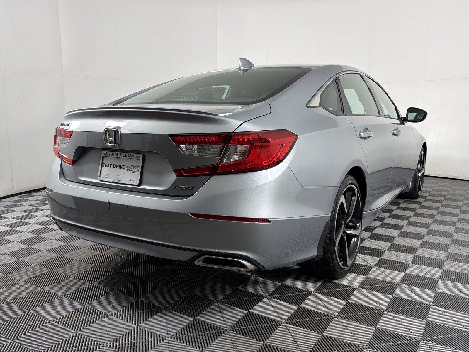 Used 2019 Honda Accord Sport image 6