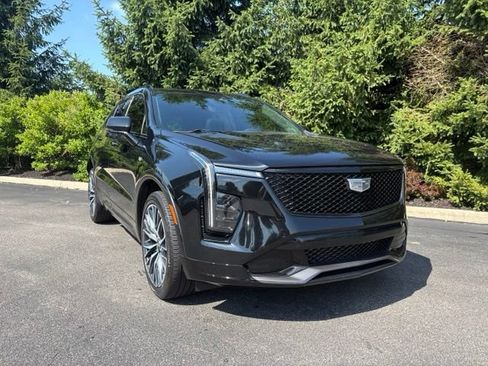 Used 2024 Cadillac XT4 Sport AWD/4WD image 10