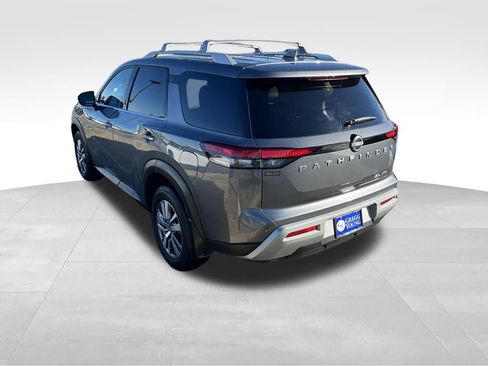 Used 2022 Nissan Pathfinder SL image 4