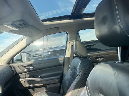 Used 2022 Nissan Pathfinder Platinum image 26