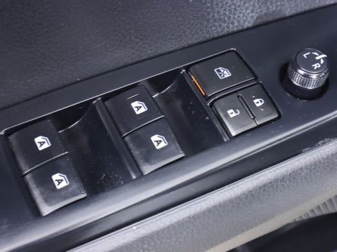 Used 2019 Toyota Camry LE FWD image 26