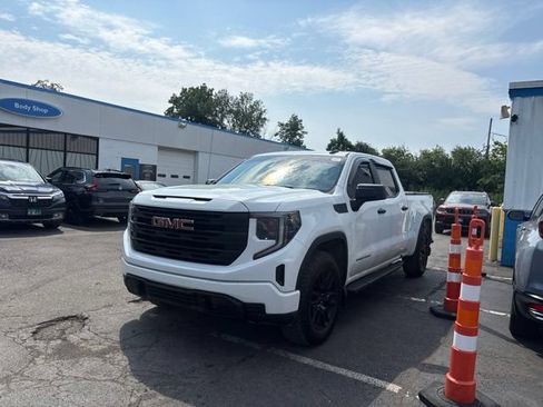 Used 2024 GMC Sierra 1500 Pro w/ Graphite Edition AWD/4WD image 4