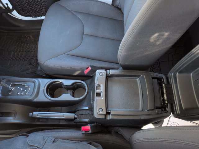 Used 2018 Jeep Wrangler Unlimited Sport AWD/4WD image 38