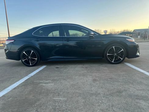 Used 2020 Toyota Camry XSE image 4