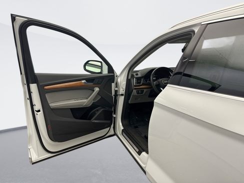 Used 2022 Audi Q5 2.0T Premium Plus image 9