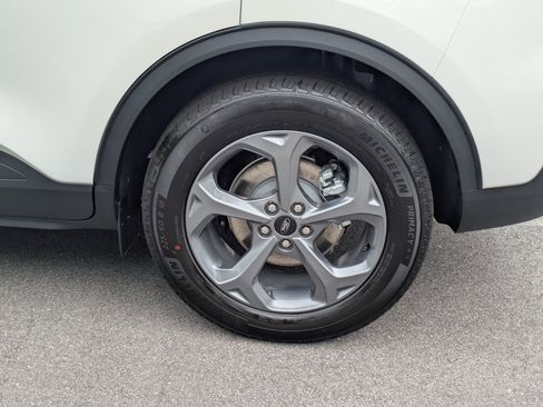 New 2025 Ford Escape ST-Line w/ Equipment Group 301A image 8