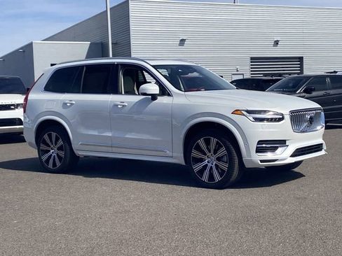 Certified 2025 Volvo XC90 T8 Ultra w/ Protection Package Premier image 3