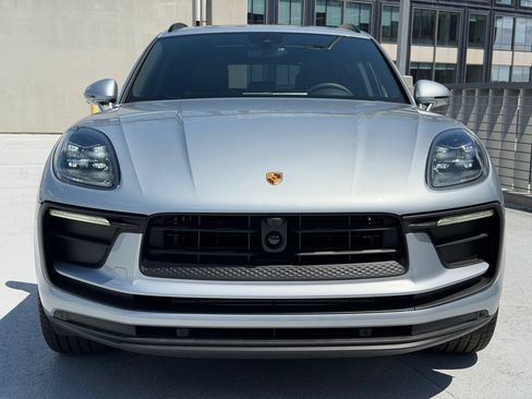 Used 2026 Porsche Macan AWD/4WD image 10