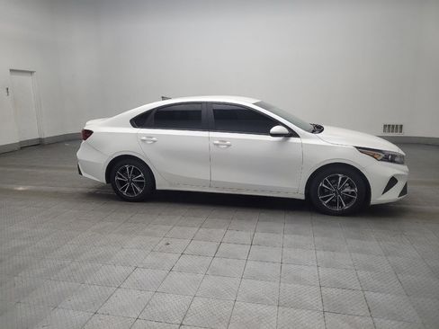 Used 2022 Kia Forte LXS image 11