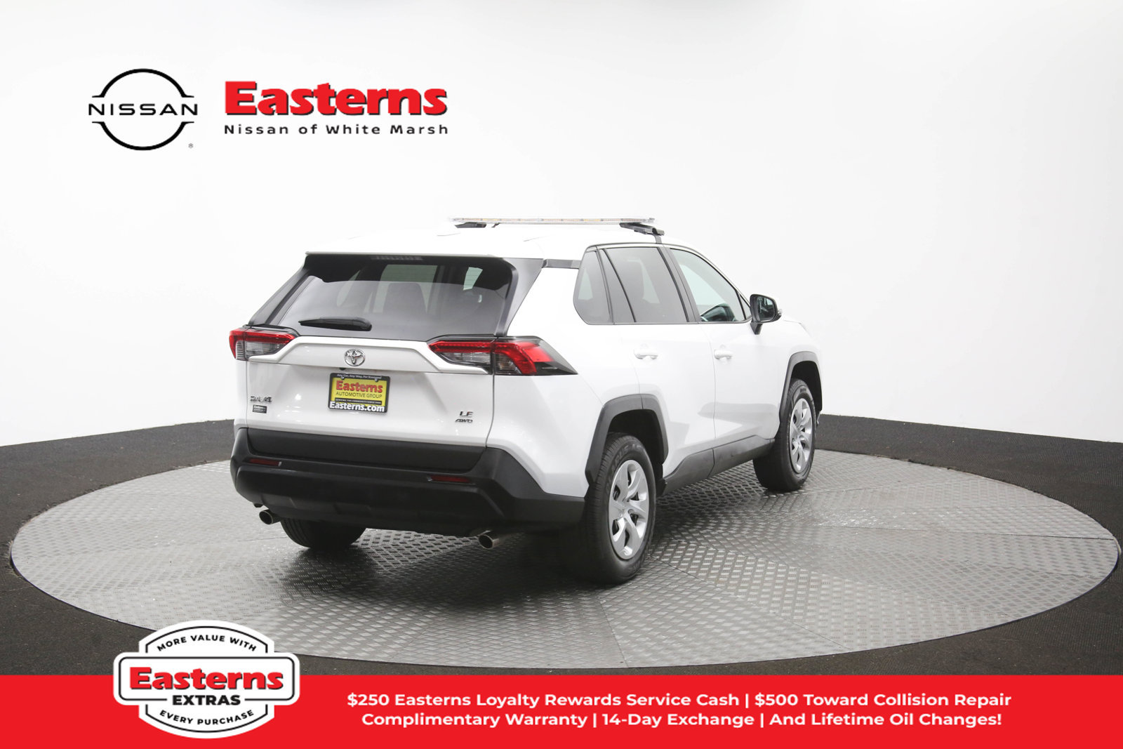 Used 2023 Toyota RAV4 LE AWD/4WD image 39