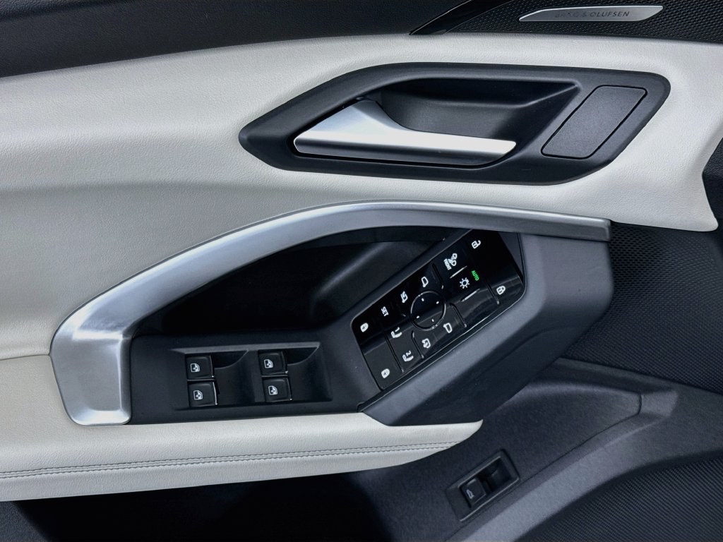 Certified 2025 Audi Q5 Premium Plus w/ Premium Plus AWD/4WD image 22