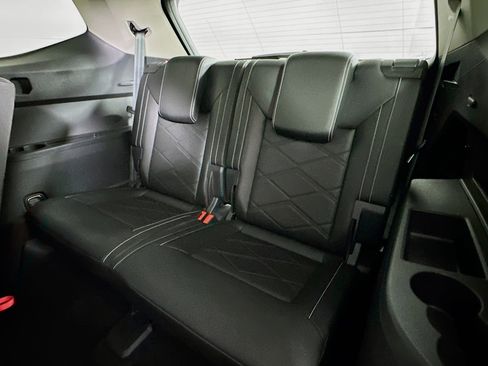 Used 2025 Volkswagen Atlas SE FWD image 28