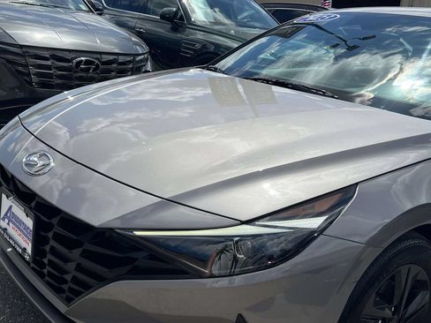 Certified 2023 Hyundai Elantra SEL w/ Preferred Accessory Package FWD image 8